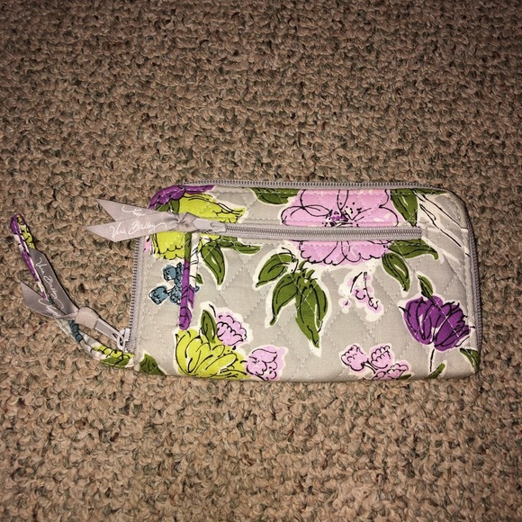 Vera Bradley Wristlet - Picture 2 of 2